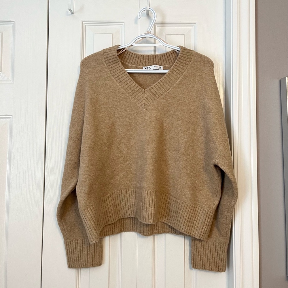 Zara - V-Neck Tan Knit Sweater